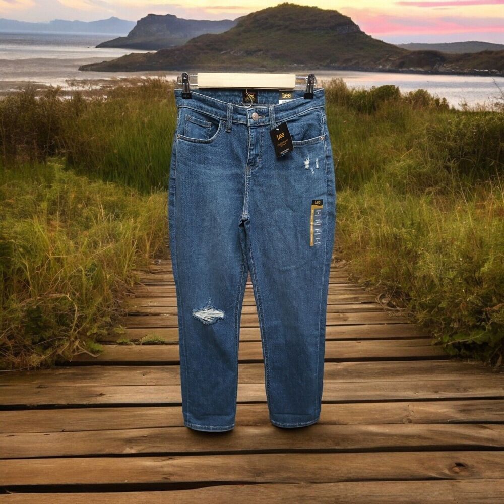 Lee Women's Mid Rise Boyfriend Jean NWT Size 4